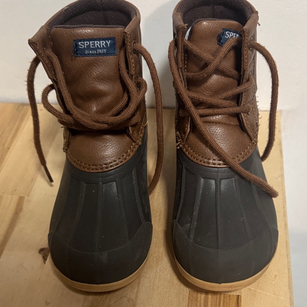Sperry Kids Tan and Black Duck Boots